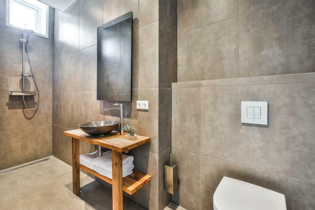 Boutique Hotel Koninginn ฮาร์เลม ภายนอก รูปภาพ